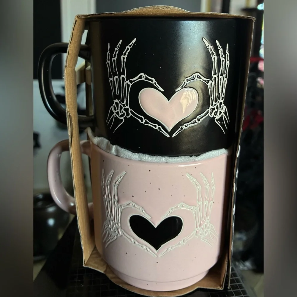 Skeleton Heart Hand Painted Mugs - Black and Pink - Picture 3 of 3